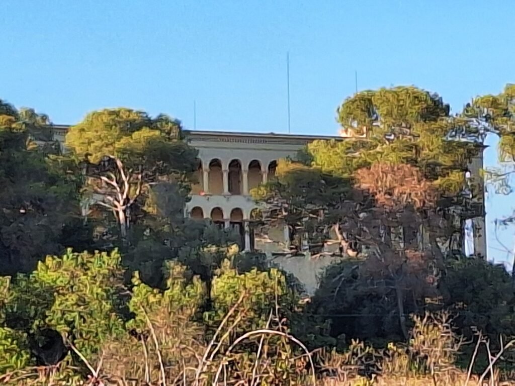 Masía de Can Coll, entorno de un yacimiento ibérico y romano
