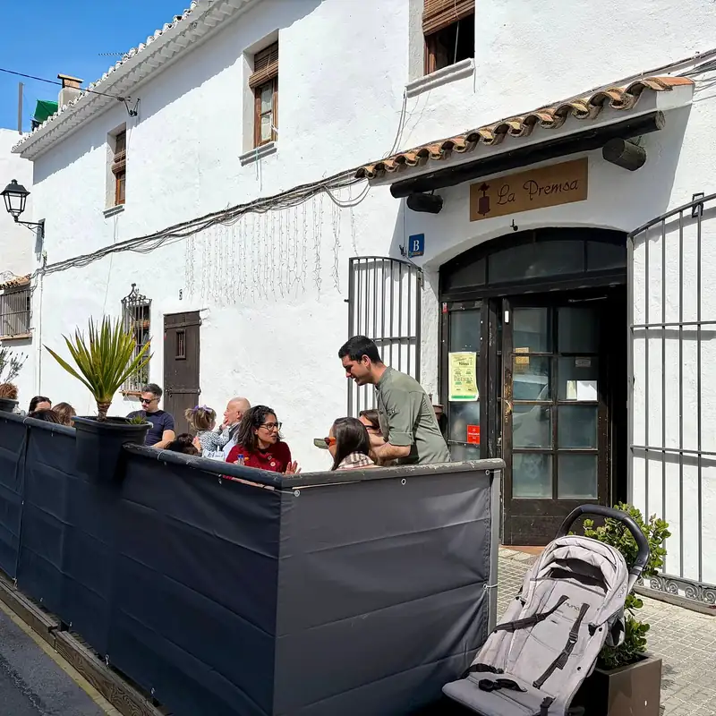 Terraza del restaurante La Premsa en Sant Pere de Ribes