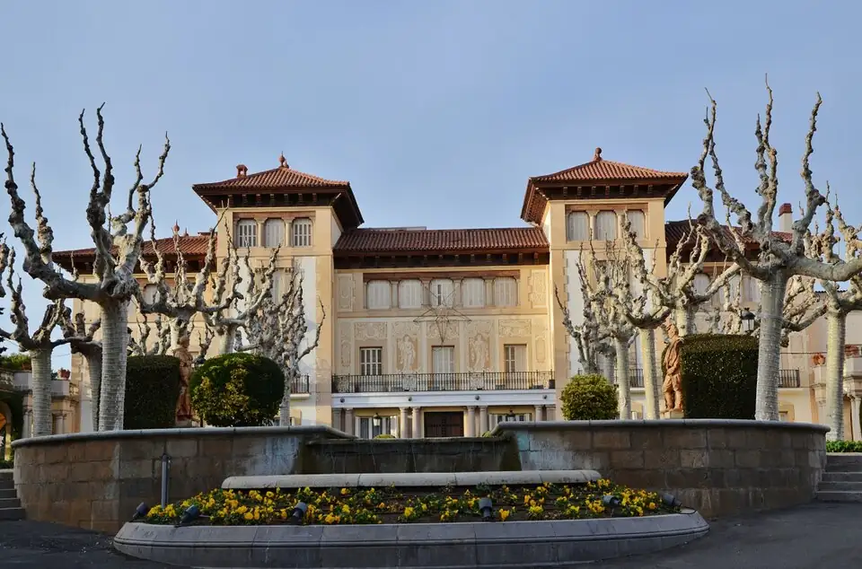 Mas Solers, palacio novecentista en Sant Pere de Ribes