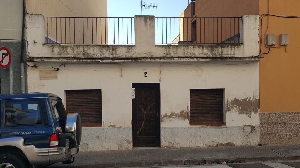 Típica casa de planta baja de Les Roquetes